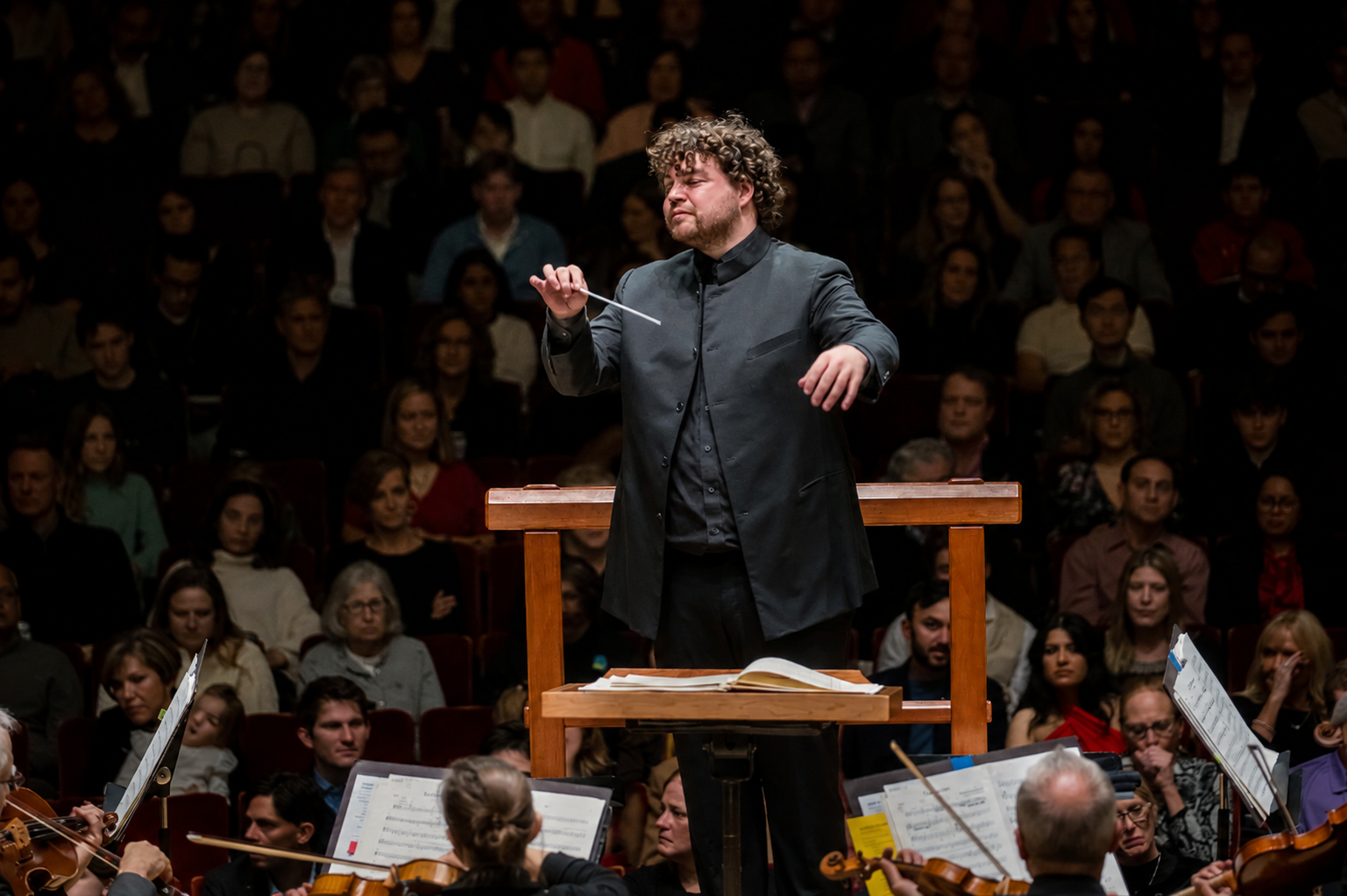 Finan Jones conducting. Credit: Raftermen Photography.